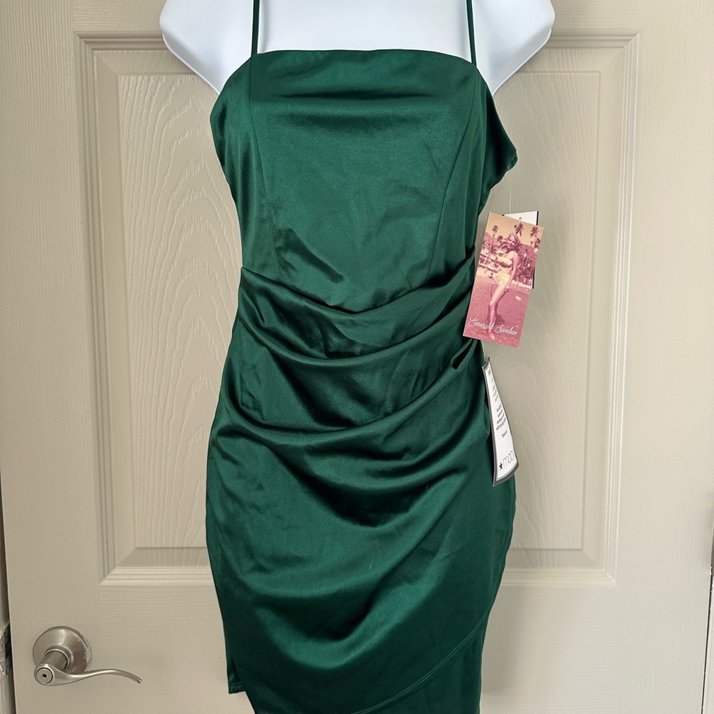 PARTY DRESS! Emerald Sundae Green Ruched Sheath Mini Dress Juniors - Picture 4 of 6